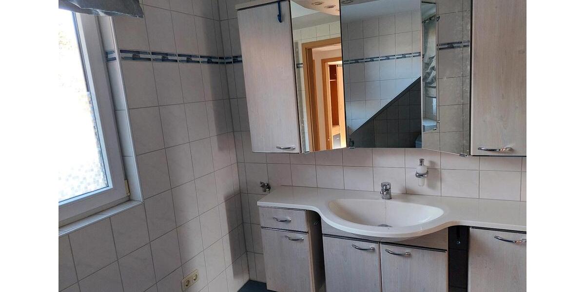 Etagenwohnung Neuendettelsau - 4 Zimmer, 128 m&sup2;, 1.095&euro; | Angebot:24466771