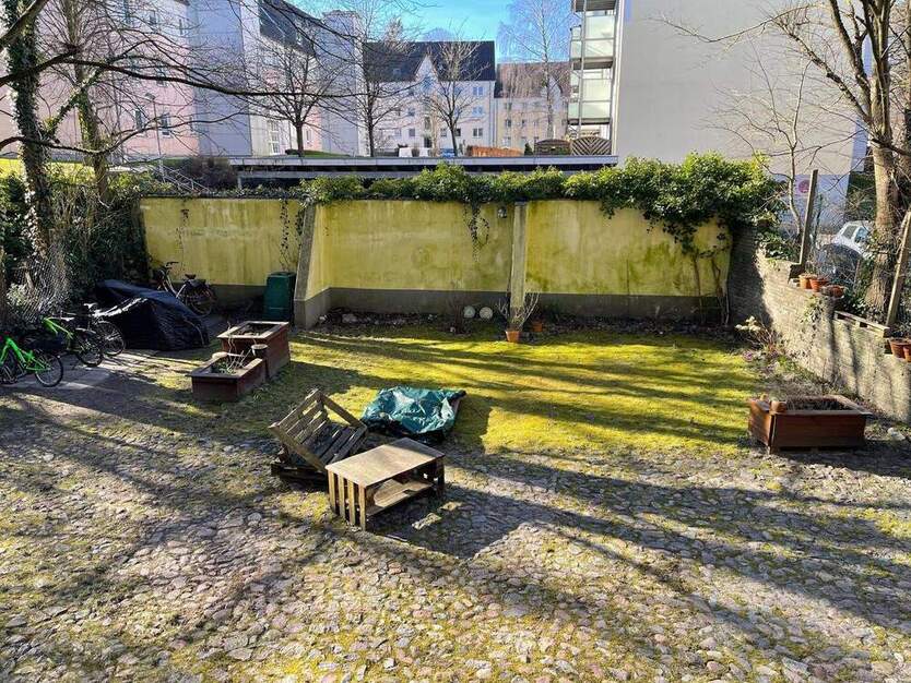 2- Zimmer Dachgeschoss - Altbauwohnung auf der Westlichen Höhe 2 zimmer