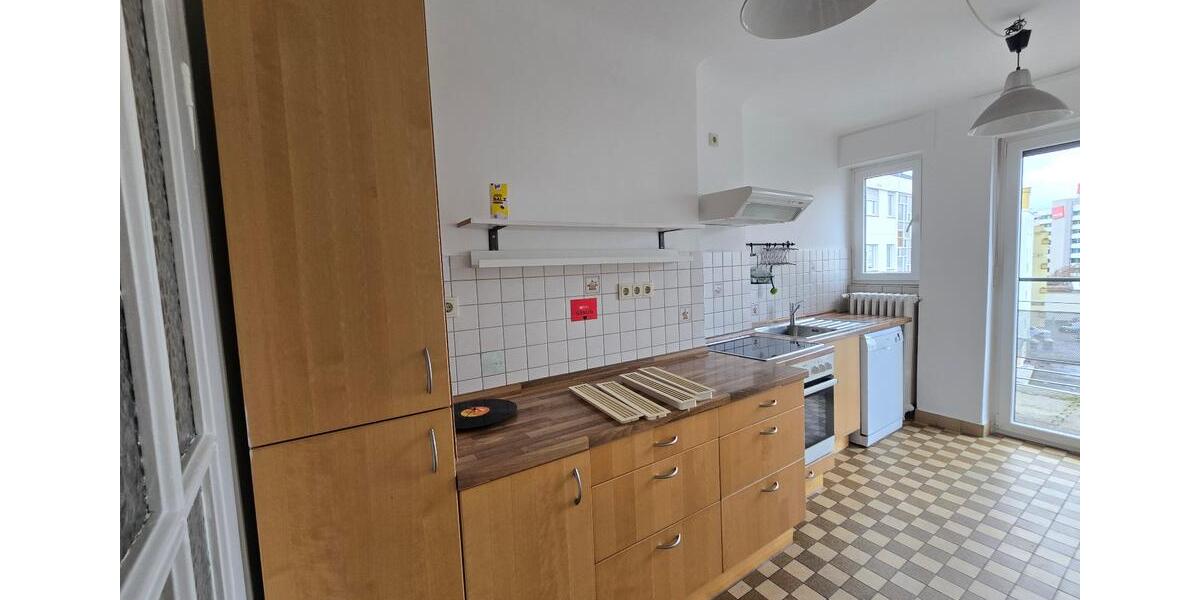 Zentral gelegene 4-Zimmer-Wohnung in SB St. Johann-sofort frei 4 zimmer