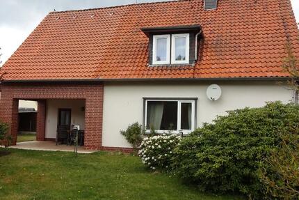 2 12 Zimmer-Erdgeschoss-Wohnung mit Möbeln - EBK-Terrasse-Garten 2.5 zimmer