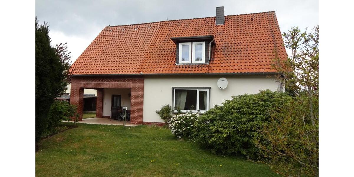 2 12 Zimmer-Erdgeschoss-Wohnung mit Möbeln - EBK-Terrasse-Garten 2.5 zimmer