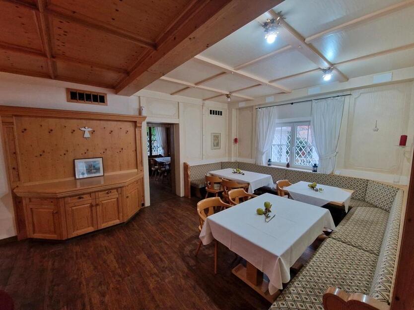 ABLÖSE FREI Restaurant mit GästeZimmer im Villen Stil in einer ruhigen Seitenstraße der Fußgängerzone
