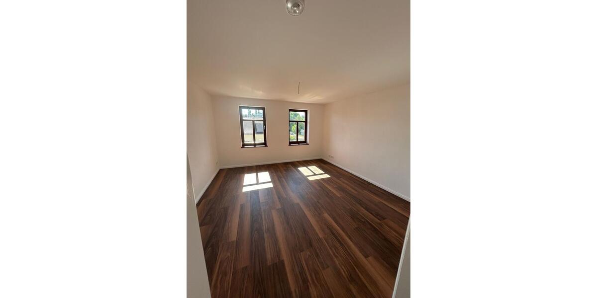 Etagenwohnung Arnsdorf - 3 Zimmer, 94 m&sup2;, 900&euro; | Angebot:21382285