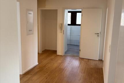 Wohnung Gelnhausen - 4 Zimmer, 106 m&sup2;, 1.420&euro; | Angebot:25821232