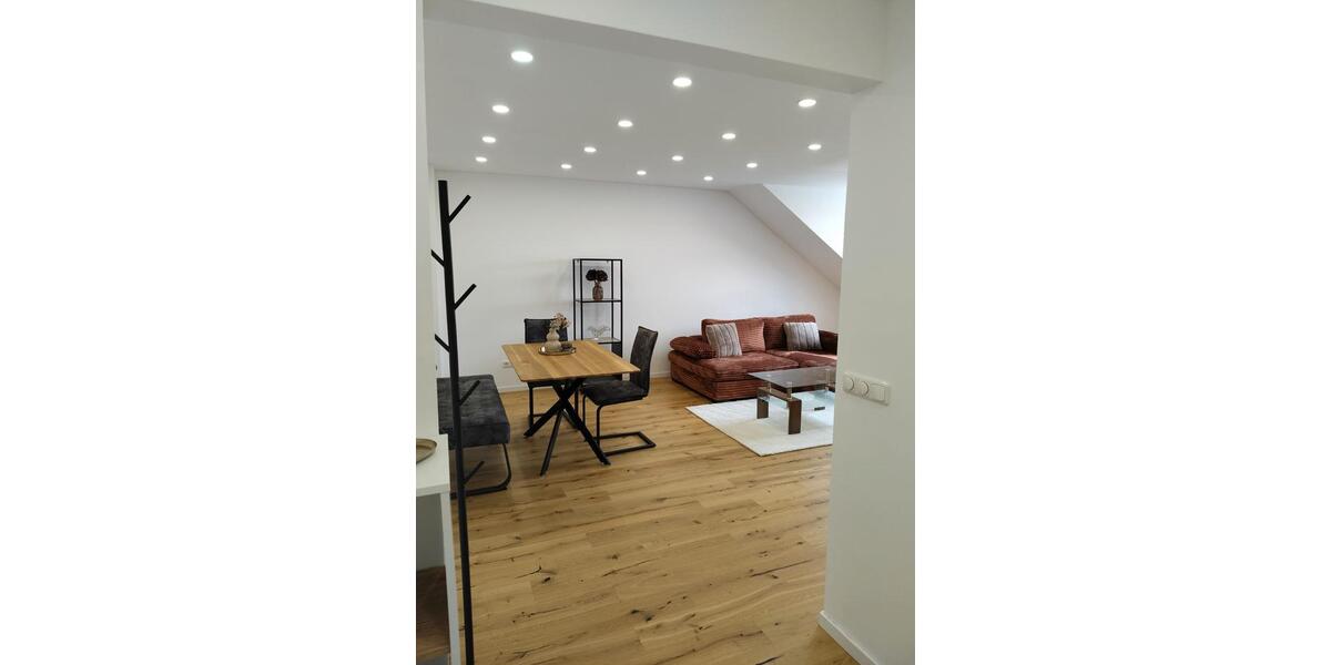 Dachgeschoßwohnung Untersiemau - 2 Zimmer, 60 m&sup2;, 1.400&euro; | Angebot:26531536