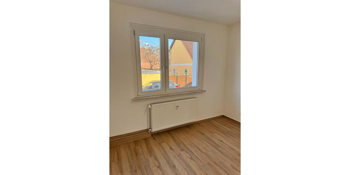 Hochparterre Genthin - 4 Zimmer, 74 m&sup2;, 490&euro; | Angebot:25887595