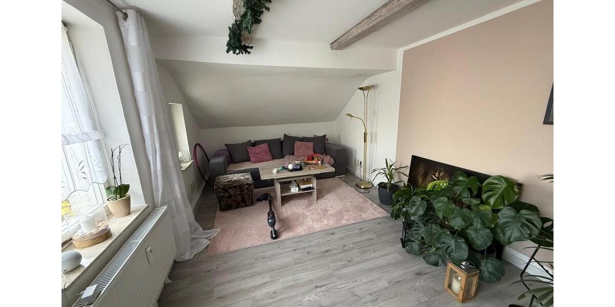 Dachgeschoßwohnung Stendal - 3 Zimmer, 88 m&sup2;, 700&euro; | Angebot:25712327