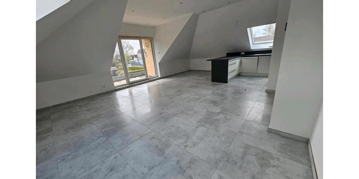 Dachgeschoßwohnung Gronau (Westfahlen) - 3 Zimmer, 110 m&sup2;, 1.200&euro; | Angebot:26426301