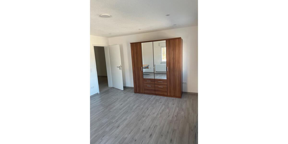 Wohnen auf Zeit Tuttlingen - 3 Zimmer, 106 m&sup2;, 500&euro; | Angebot:25894008