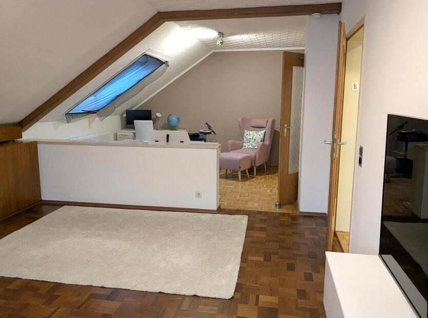 3-Zimmer-Wohnung, 1. OG, Tegernheim, 75 m², Einbauküche, Parkplat zimmer