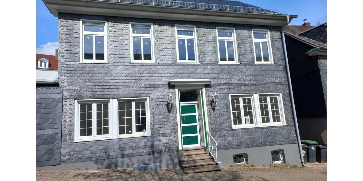 Erdgeschoßwohnung Hückeswagen - 4 Zimmer, 150 m&sup2;, 1.500&euro; | Angebot:24749916