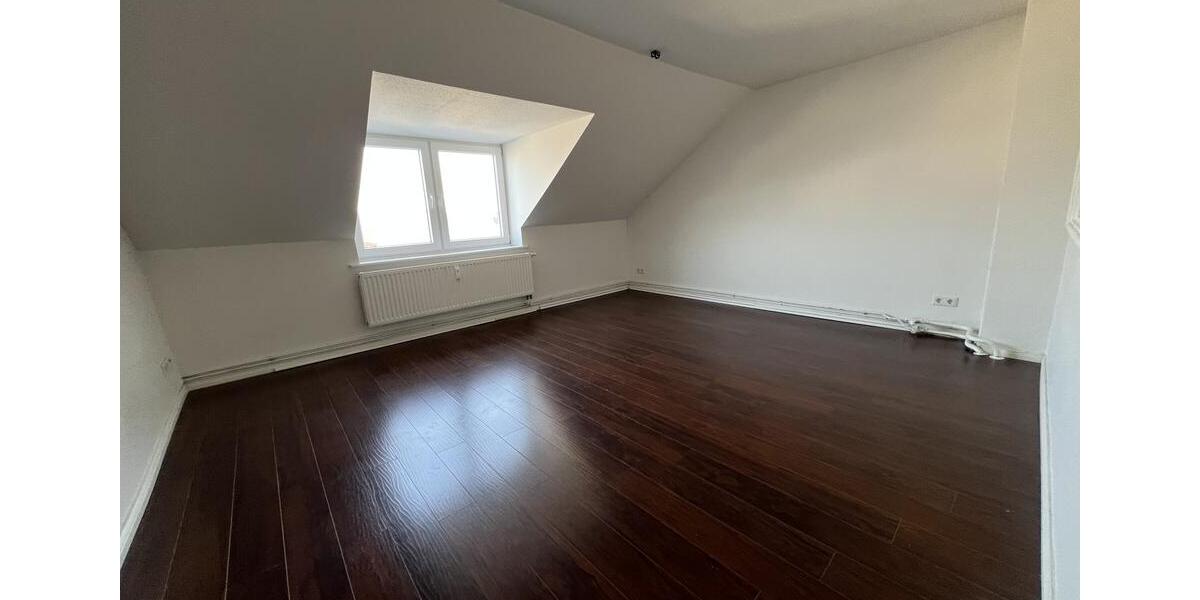 Dachgeschoßwohnung Flensburg - 3.5 Zimmer, 96 m&sup2;, 815&euro; | Angebot:25448737