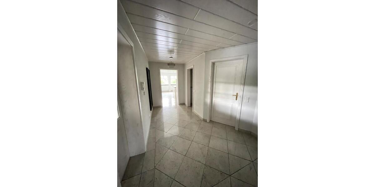 Dachgeschoßwohnung Buttenheim - 4 Zimmer, 119 m&sup2;, 1.200&euro; | Angebot:26561819