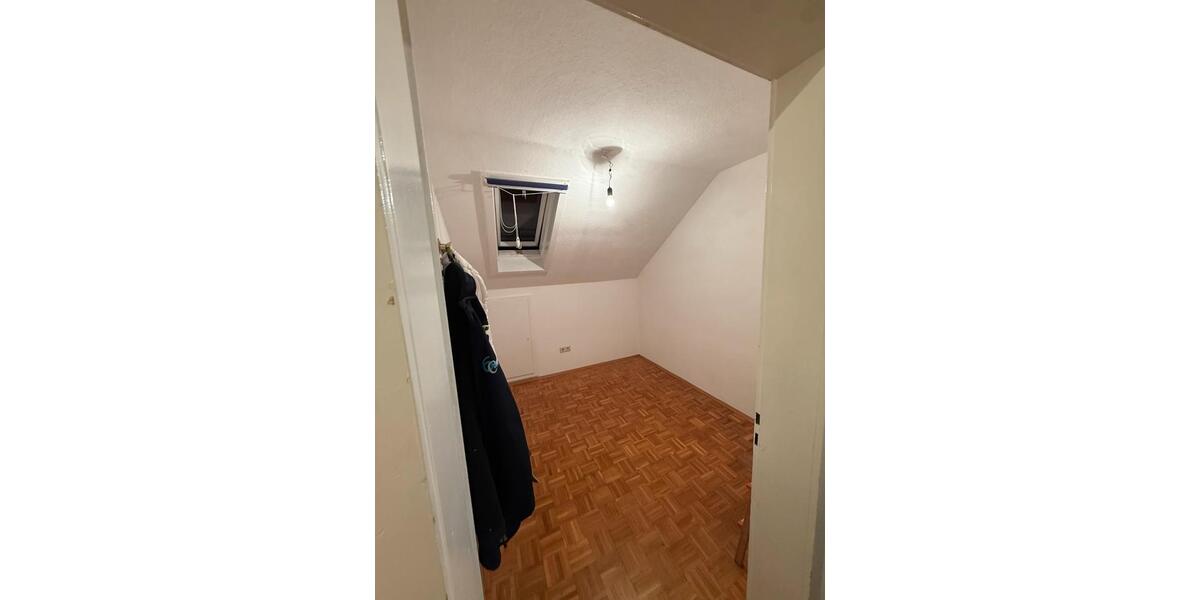 Dachgeschoßwohnung Tuttlingen - 3 Zimmer, 65 m&sup2;, 650&euro; | Angebot:24702885