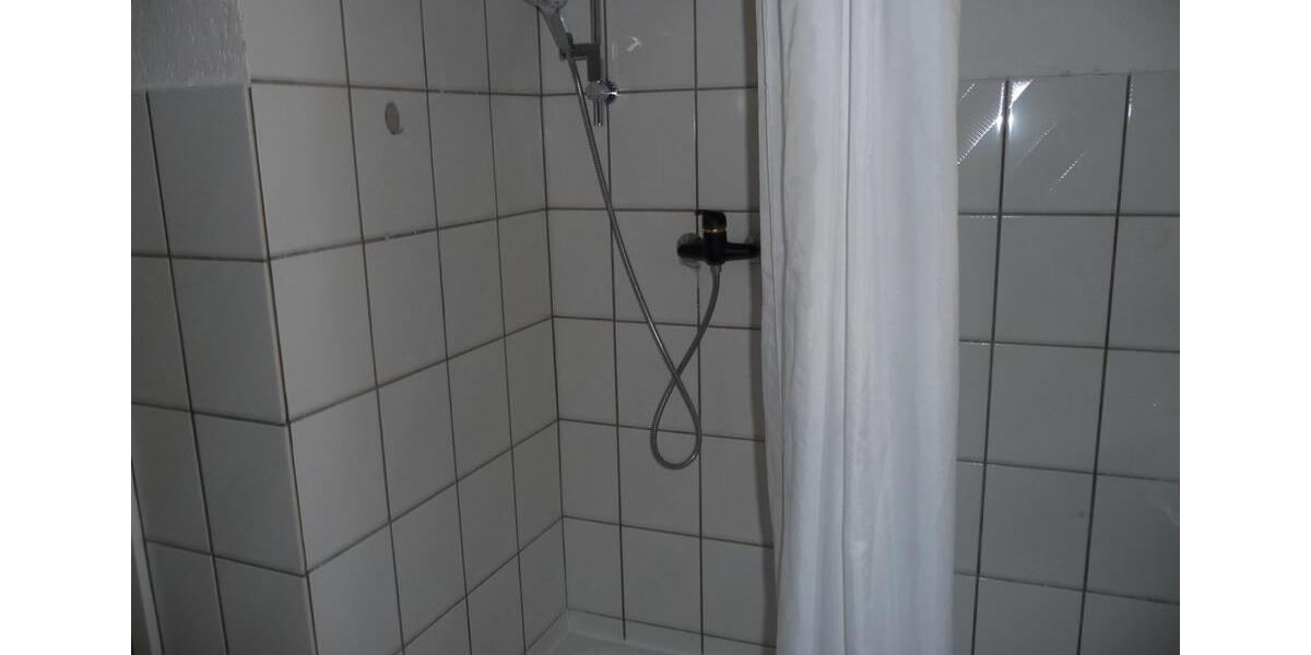 Tolle 3-Zimmer-DG-Wohnung,:Tel.: 0171 8310089 3 zimmer