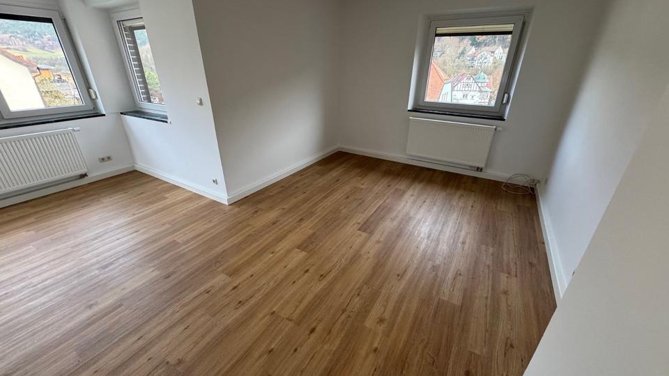 Etagenwohnung Weißenbrunn - 4 Zimmer, 100 m&sup2;, 775&euro; | Angebot:24623266