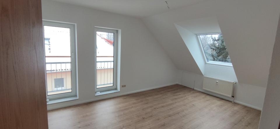 Dachgeschoßwohnung Cottbus - 3 Zimmer, 103 m&sup2;, 1.100&euro; | Angebot:24864999