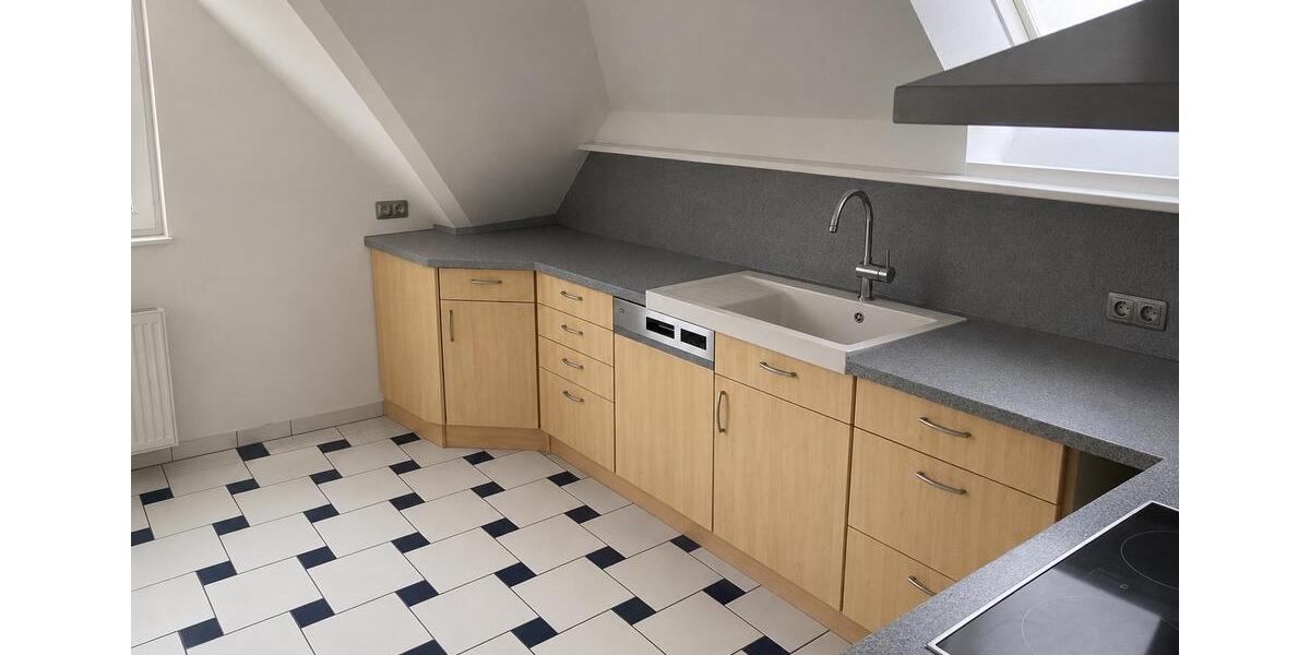 Dachgeschoßwohnung Rinteln - 3 Zimmer, 104 m&sup2;, 850&euro; | Angebot:26603168