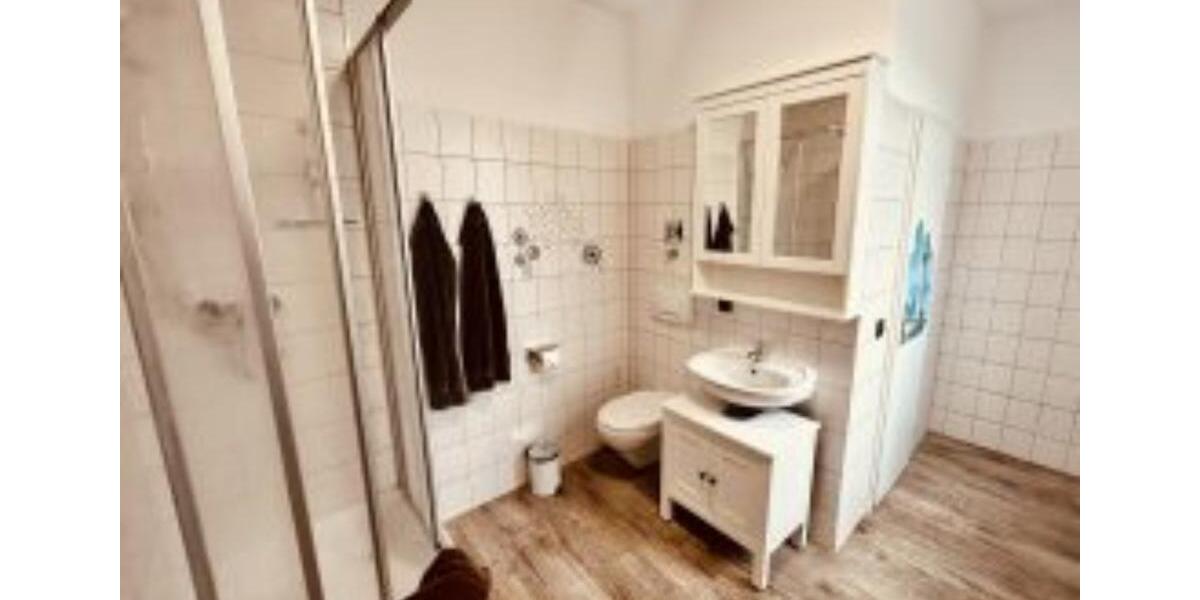 Dachgeschoßwohnung Finsterwalde - 1 Zimmer, 30 m&sup2;, 240&euro; | Angebot:25073775