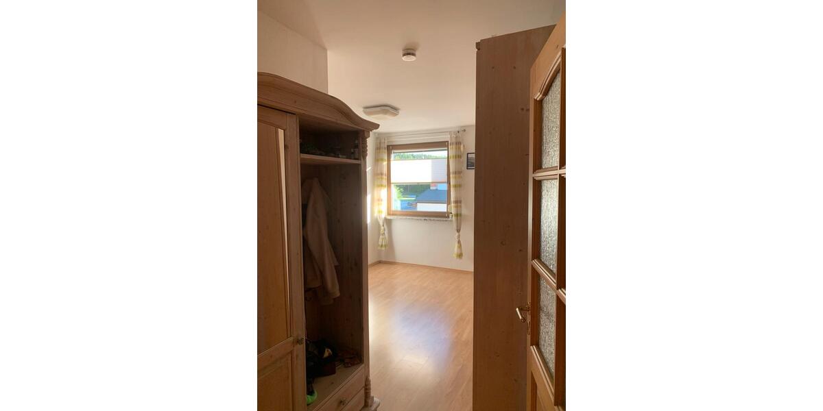 Etagenwohnung Neustadt bei Coburg - 5 Zimmer, 84 m&sup2;, 650&euro; | Angebot:25972968