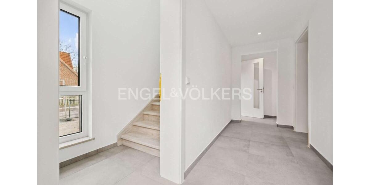 Dachgeschoßwohnung Ahrensburg - 3 Zimmer, 120 m&sup2;, 2.200&euro; | Angebot:26348767