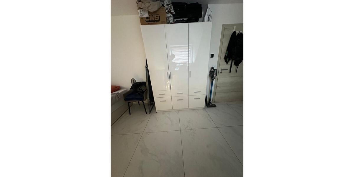 Wohnen auf Zeit Friedrichshafen - 5 Zimmer, 15 m&sup2;, 600&euro; | Angebot:26005694