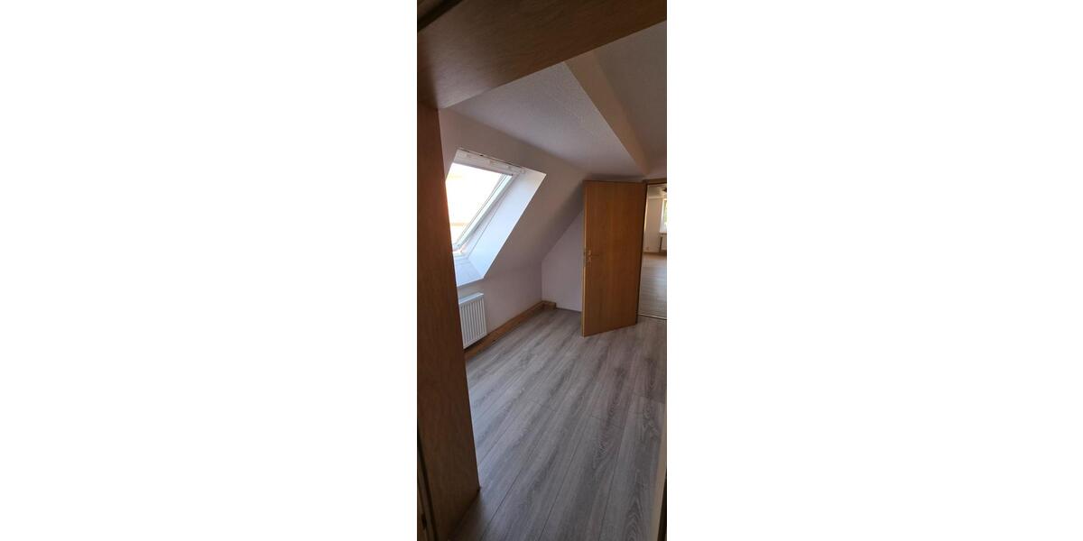 helle 3 Raumwohnung 74 qm² reine Nutzfläche, Stellplatz Nebengela zimmer