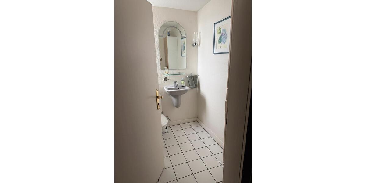 Etagenwohnung Neukirchen - 3 Zimmer, 230 m&sup2;, 800&euro; | Angebot:26413348