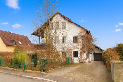 WINDISCH — Frisch renoviert und mit besonderer Architektur — 3-Zimmer-DG-Wohnung — bezugsfrei! - Wohnung Fürstenfeldbruck | Angebot:24298906