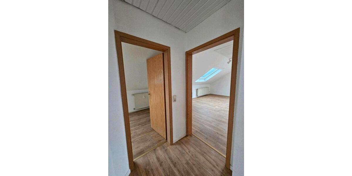 Dachgeschoßwohnung Bad Neustadt an der Saale - 3 Zimmer, 85 m&sup2;, 990&euro; | Angebot:24329997