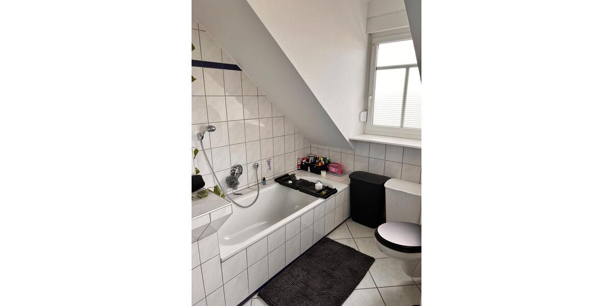 Dachgeschoßwohnung Schweinfurt Gartenstadt - 3 Zimmer, 80 m&sup2;, 690&euro; | Angebot:26646658