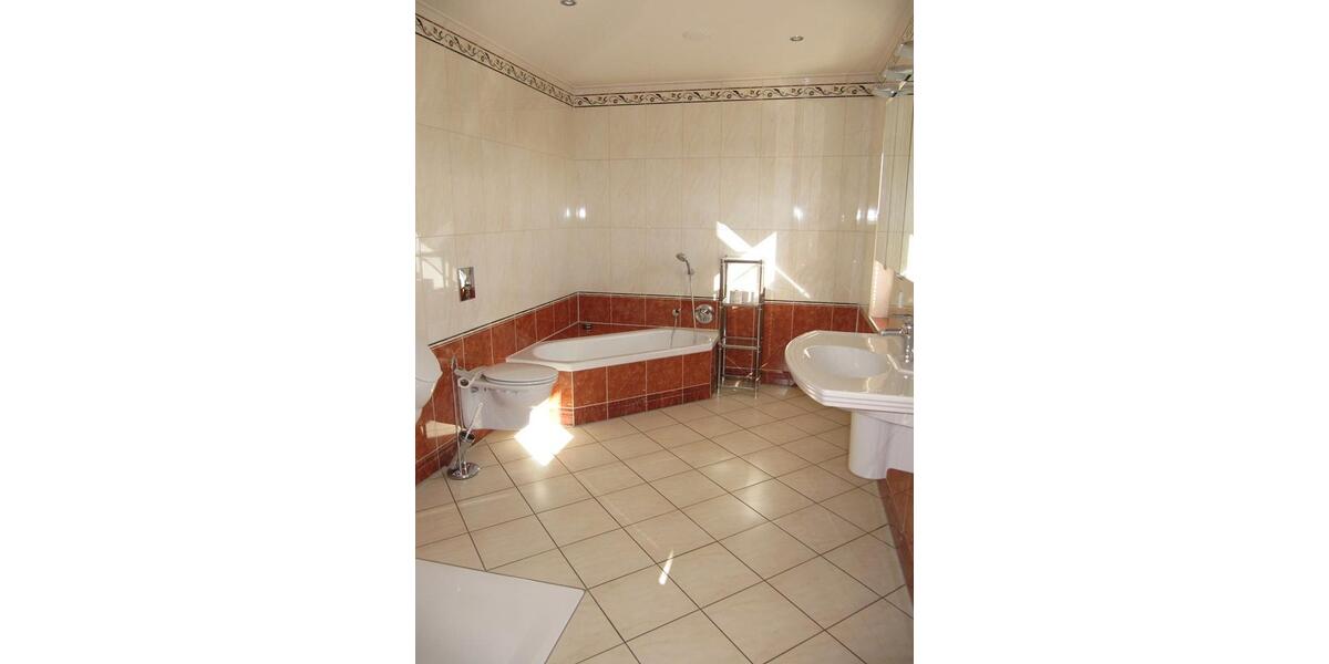 Einfamilienhaus Kleve - 3 Zimmer, 160 m&sup2;, 1.600&euro; | Angebot:25433186