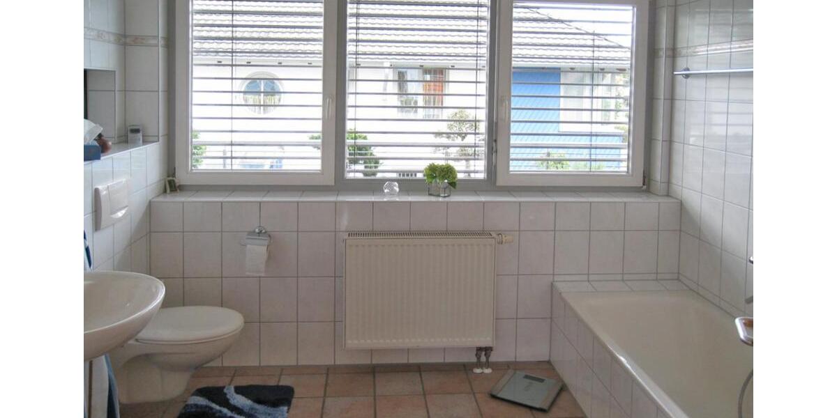 Einfamilienhaus March - 7 Zimmer, 241 m&sup2;, 2.892&euro; | Angebot:26656537