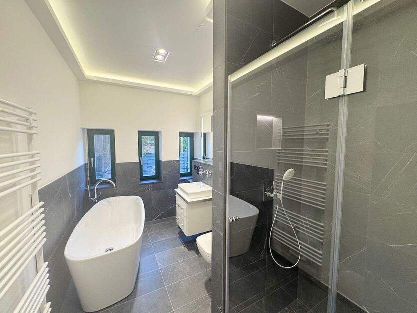 Nanu?! * Erstbezug im Süden * Parkett * Fußbodenheizung * Balkon * schönes Bad * LED-Licht 2 zimmer