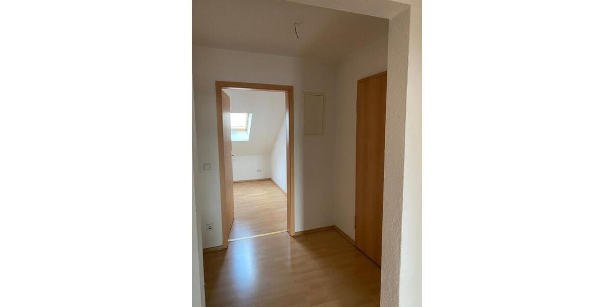 Dachgeschoßwohnung Schkeuditz - 2.5 Zimmer, 58 m&sup2;, 470&euro; | Angebot:24848741