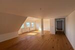 Dachgeschoßwohnung Hanau - 2 Zimmer, 91 m&sup2;, 1.050&euro; | Angebot:26383301