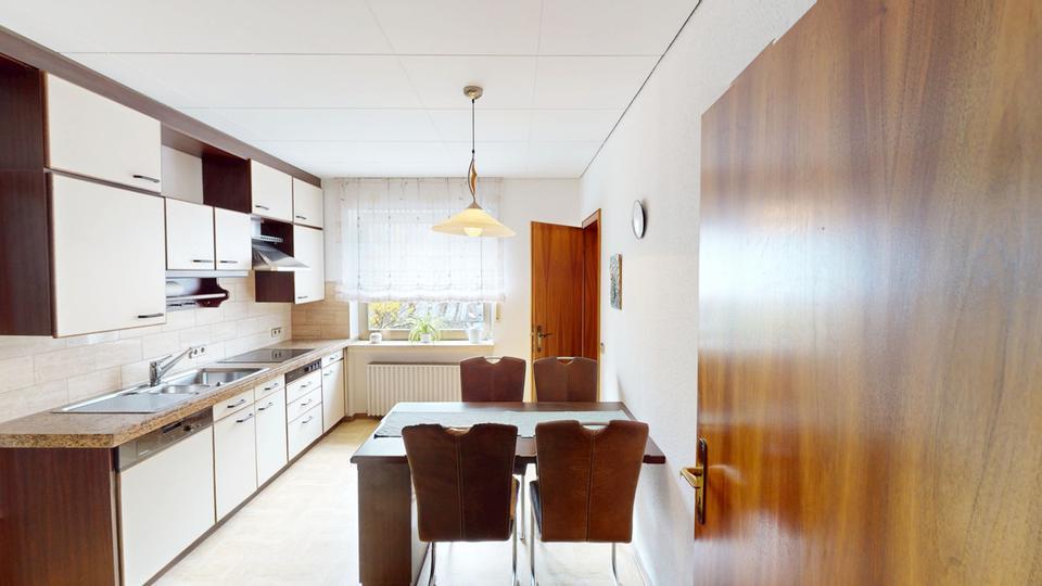 VR IMMO: Exklusive Wohnung mit Innenpool, Sauna und hochwertiger Ausstattung.