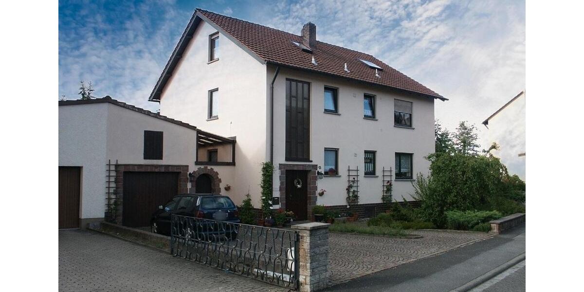 Großzügige 1,5 Zimmer Dachgeschosswohnung in ruhiger Lage 1 zimmer