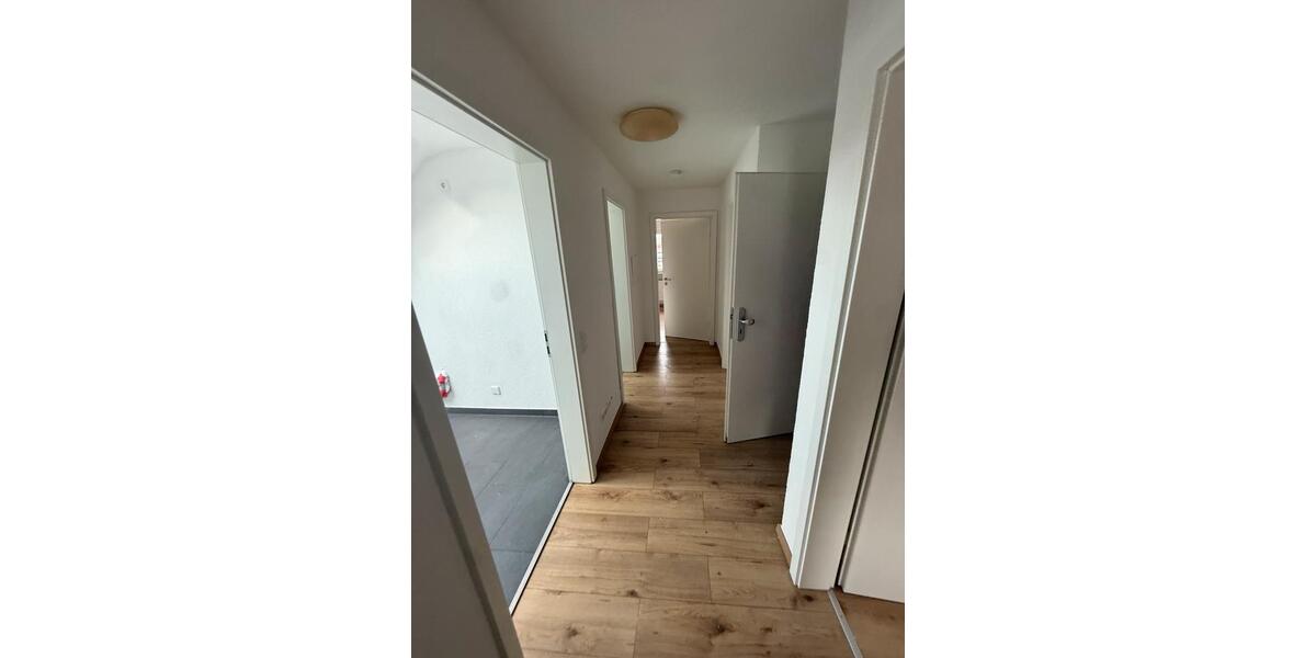 Dachgeschoßwohnung Schorndorf - 4 Zimmer, 98 m&sup2;, 1.700&euro; | Angebot:24748979