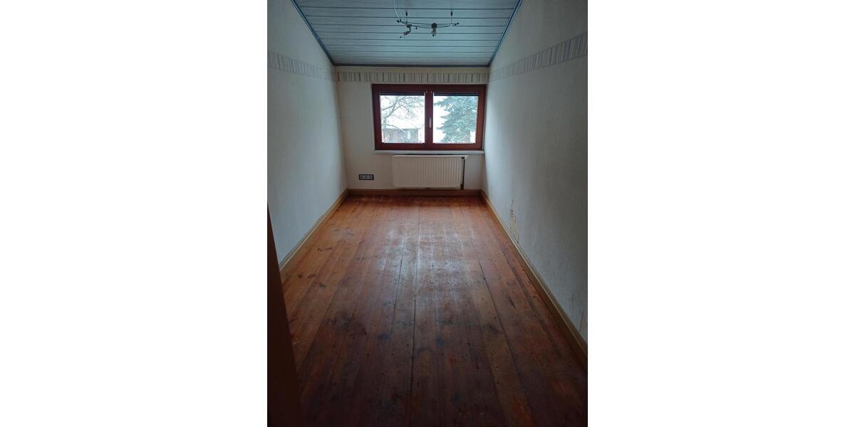 Dachgeschoßwohnung Kraftsdorf - 5 Zimmer, 138 m&sup2;, 950&euro; | Angebot:22184494