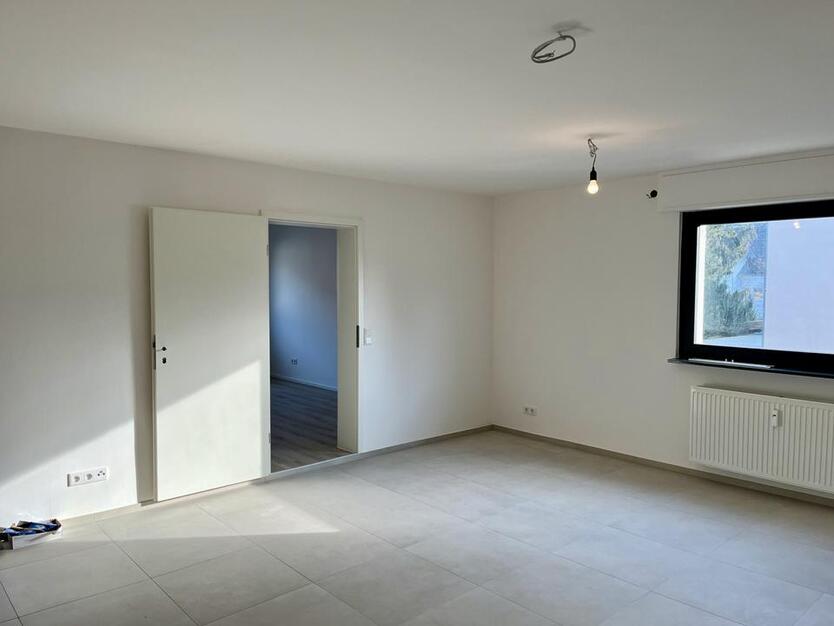 Neuwertige 3,5 Zimmer Mietwohnung in Frankfurt-Sossenheim zimmer