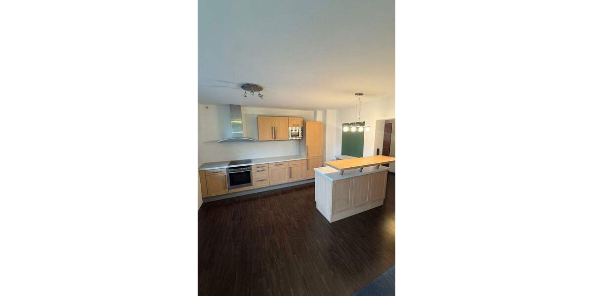 Moderne und große 4 Zimmer-Wohnung zu vermieten 4 zimmer