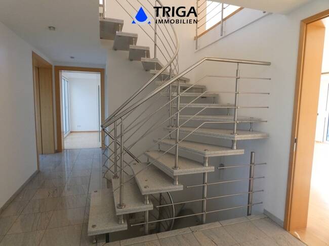 Doppelhaushälfte Nordhausen - 7 Zimmer, 340 m&sup2;, 2.200&euro; | Angebot:25703987