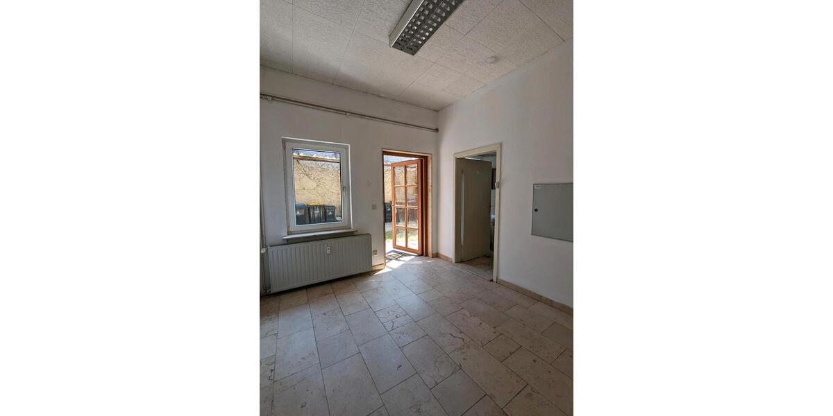 Kleines Büro Lager mit DuscheWC zentral gelegen zimmer
