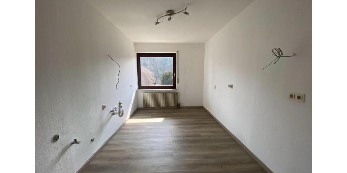 Erdgeschoßwohnung Dillenburg - 4 Zimmer, 121 m&sup2;, 1.000&euro; | Angebot:26582680