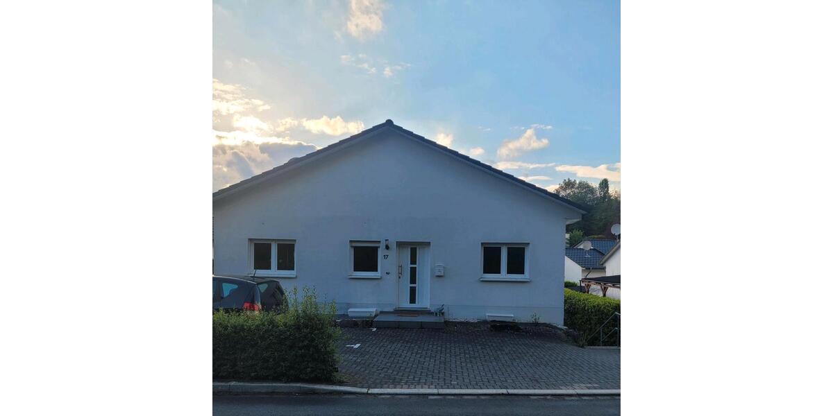 Terrassenwohnung Wiehl - 3 Zimmer, 120 m&sup2;, 1.200&euro; | Angebot:26538387