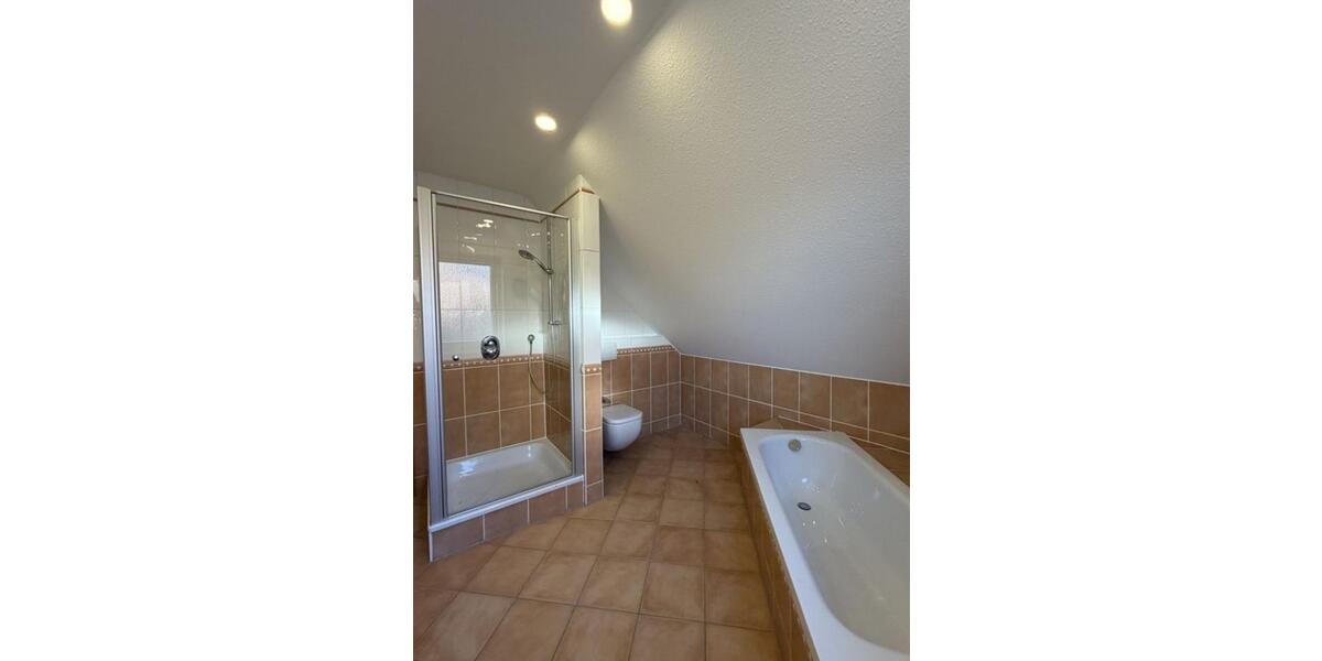 Geräumiges 5-Zimmer Einfamilienhaus mit Garage und Garten 5 zimmer