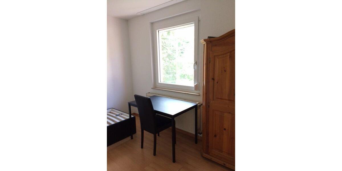 Wohnen auf Zeit Esslingen am Neckar Pliensauvorstadt - 11 Zimmer, 87 m&sup2;, 305&euro; | Angebot:26386834