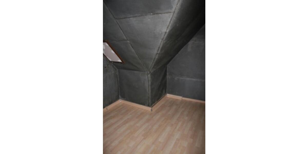 Dachgeschoßwohnung Gornsdorf - 3 Zimmer, 109 m&sup2;, 650&euro; | Angebot:21021414