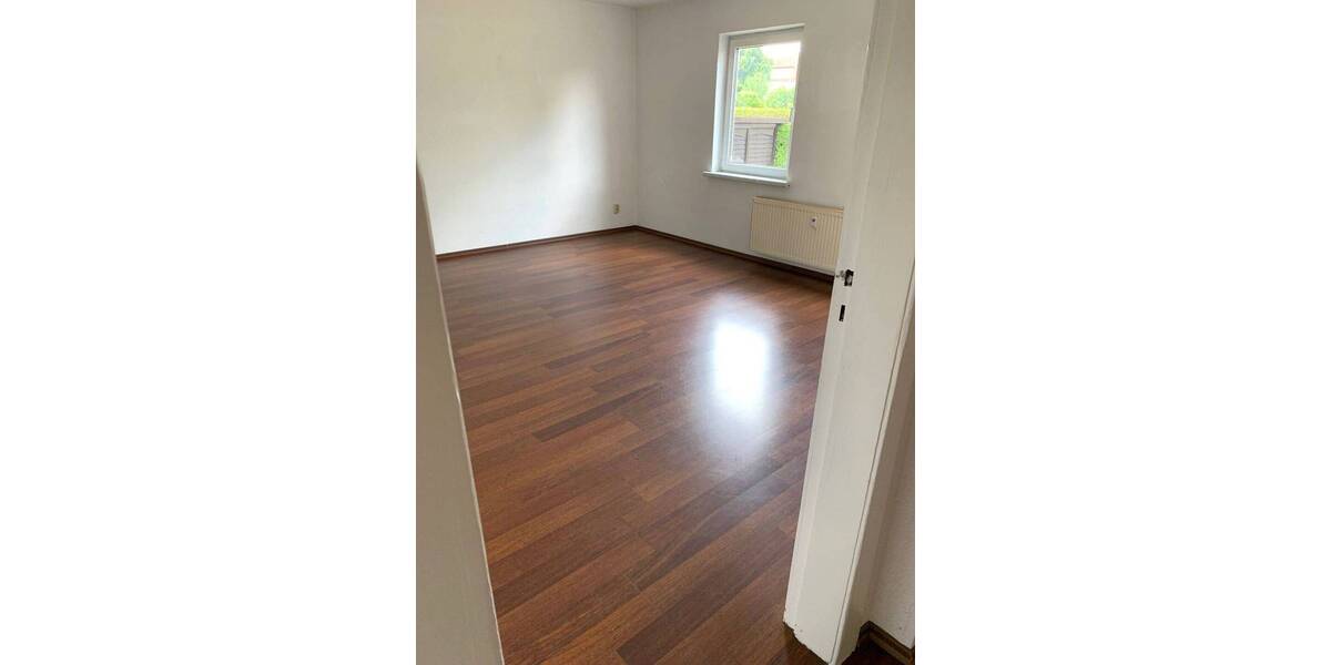 Etagenwohnung Neubrandenburg Vogelviertel - 3 Zimmer, 54 m&sup2;, 510&euro; | Angebot:26904514